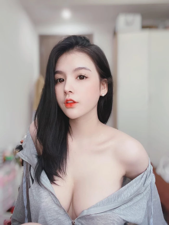 999+ hình ảnh vú đẹp, vú to, khoe ngực xinh của gái 18 có clip